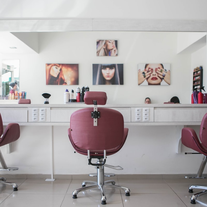 Friseurstühle im Studio